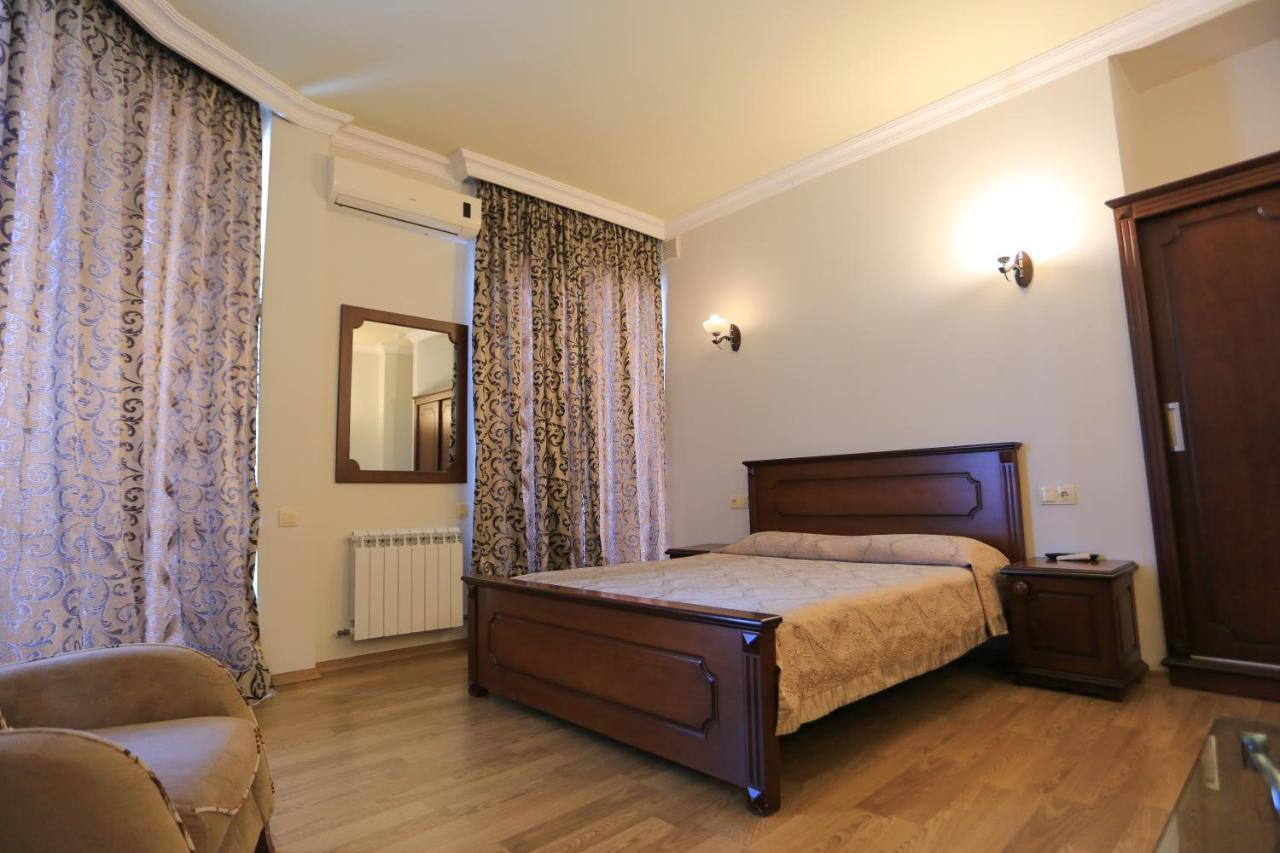 Eiffel Hotel Батумі Екстер'єр фото