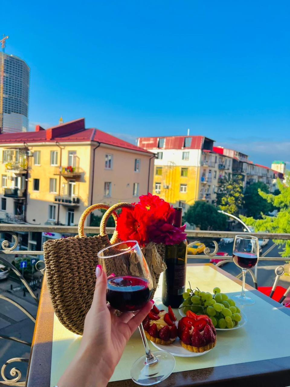 Eiffel Hotel Батумі Екстер'єр фото