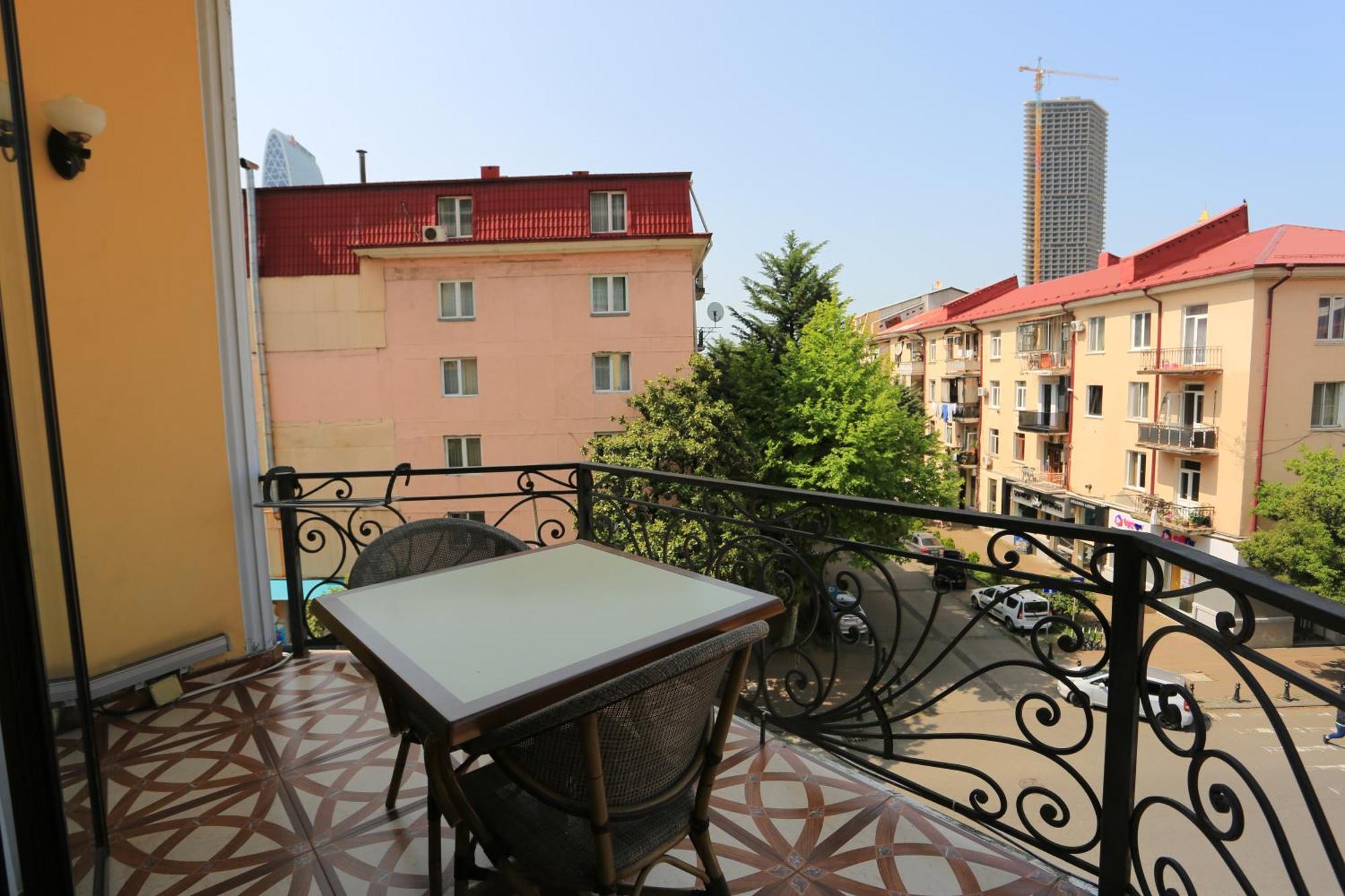 Eiffel Hotel Батумі Екстер'єр фото